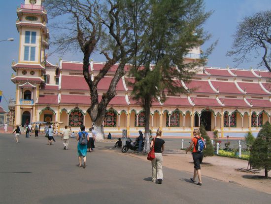 Der grosse Tempel der Cao Dei (nördlich von Saigon).