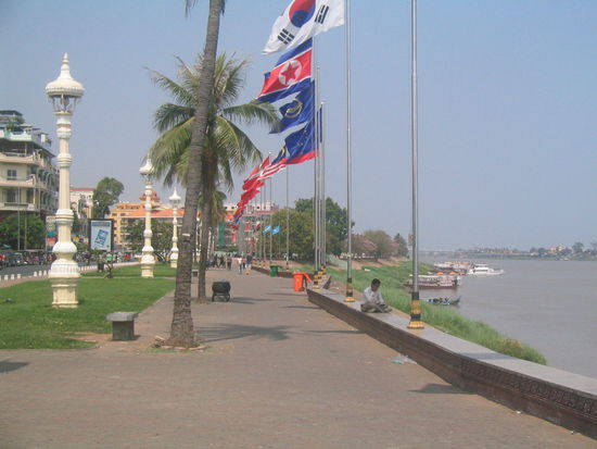 Sisovath Quai, Promenade entlang dem Tonle Sap River