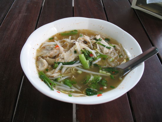 Und das ganze sieht auch nicht nur lecker aus, es ist auch lecker. 30 Baht.