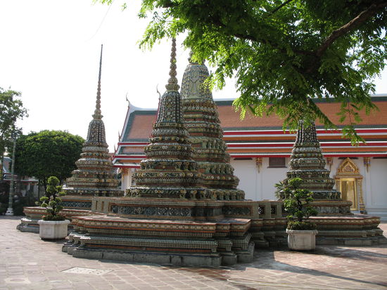 In der Tempelanlage von Wat Poh