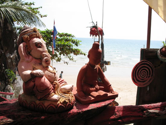 Blick am Tag von der Bar aufs Meer