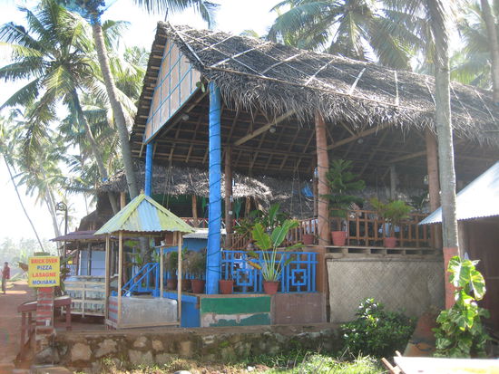 Unsere Restaurant Empfehlung: Hungry eye kitchen. Da gibt es z.B. super Frühstück mit Meer Sicht und mit etwas Glück kriegt man Delphine zu sehen!