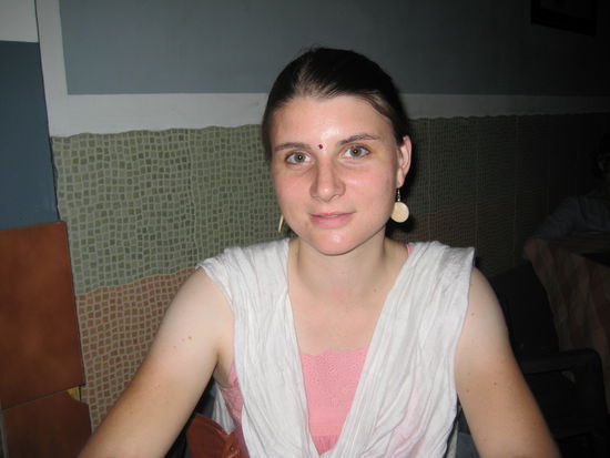 In Allepy, noch ganz indisch mit Bindi und tschuppata. Inzwischen laufe ich wieder ganz europäsch herum 