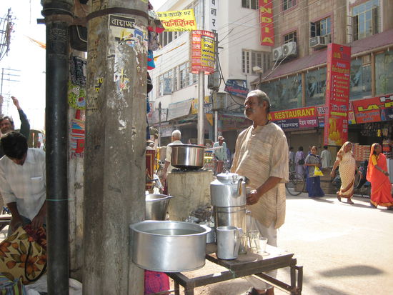 Chai-Stand im Godaulia. Einen Chai brauche ich mindestens am Tag...