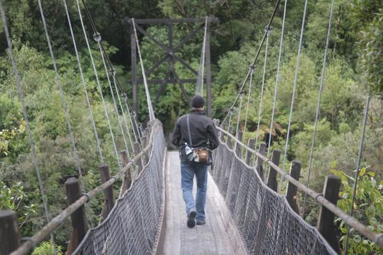und ueber Haengebruecke, wie geil!