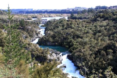 Aratiatia Rapids nachdem der Staudamm geoeffnet wurde