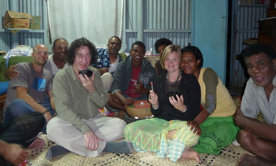 im Dorf Sabeto bei der Kava Session