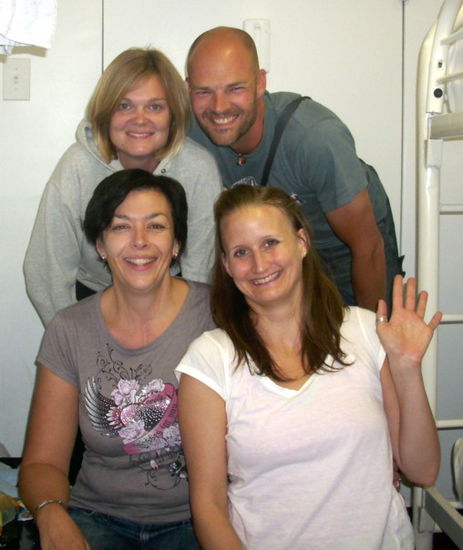 Bine links unten und Julia rechts daneben mit uns