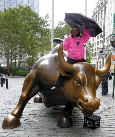 Der Wall Street Bulle am Battery Park und unsere Mary Poppins