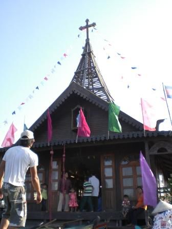 Die Kirche von Kompong Loung