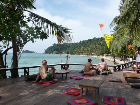 Auf der Strandbar Siam Huts Lonely Beach