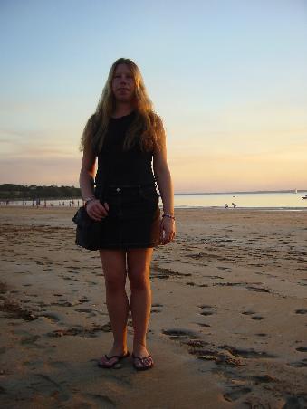 "Aussie-Styled" Anni am Mindil Beach, Darwin