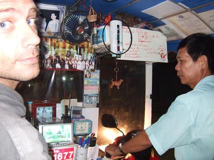 Karaoke-Disko-Tuktuk in Chumpon.
Kein Scherz!