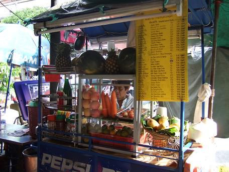 Best Fruitshakes! Rambuttri Ecke Chakraphong