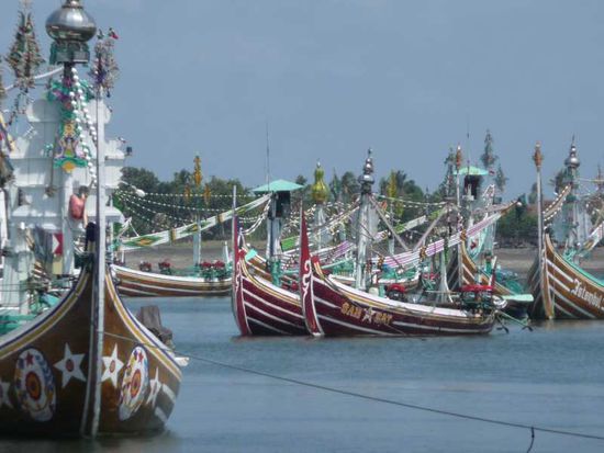 Fischerboote in Perancak