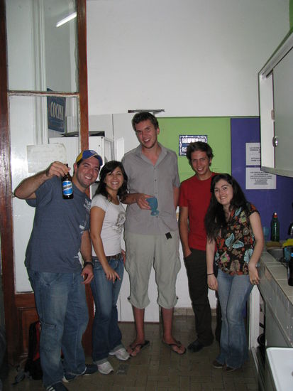 Tulio & Renata aus Brasilien, belgium giant (208cm!!) & friend (weiss deren Namen nicht mehr) und Monica aus Spanien.