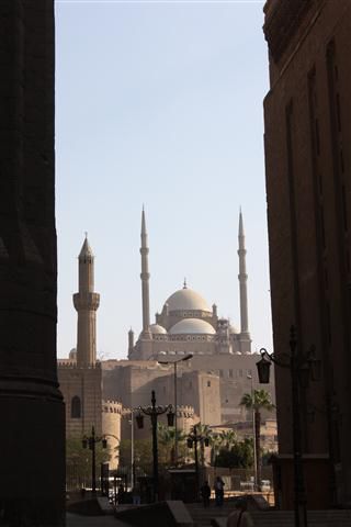 Von den beiden Moscheen aus hat man die perfekte Sicht auf die Alabastermoschee.