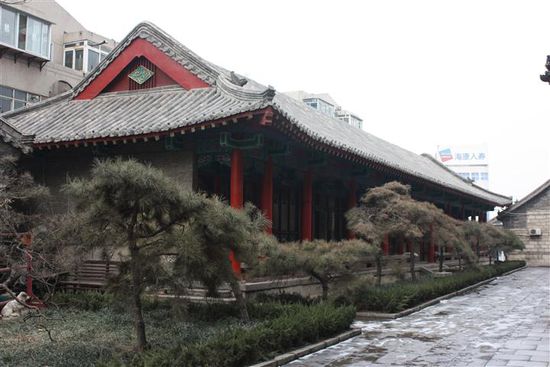 Hier ein Nebengebäude der Moschee, ebenfalls im traditionellen chinesischen Stil.