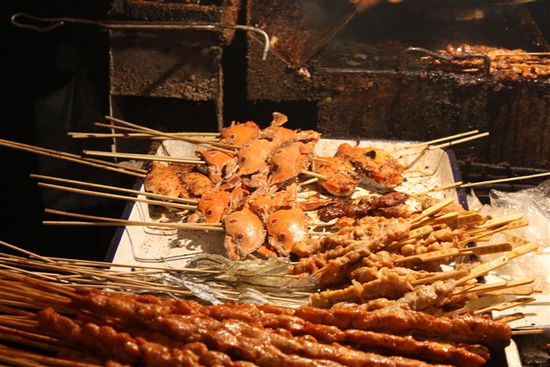 oder auch ganze Krebse. Die werden dann entweder frittiert oder...