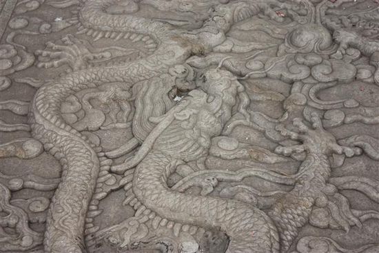 Überall findet man Drachen. Am Boden....