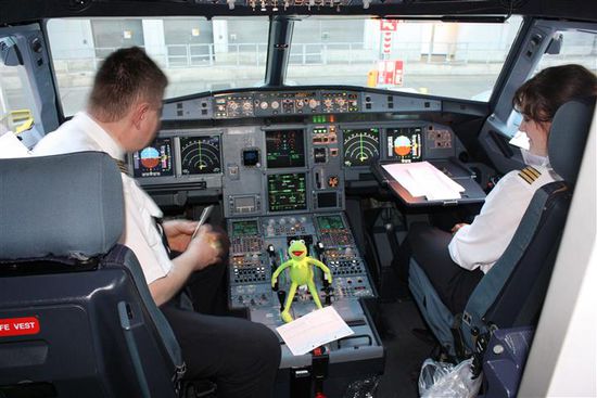 Geflogen bin ich nicht selber, aber ich durfte auch mal ins Cockpit!