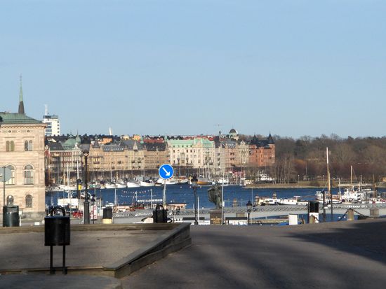 Sicht vom Kunglinga Slottet auf Strandvägen