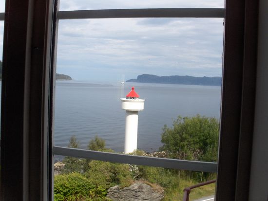 Blick von der Küche zum Leuchtturm