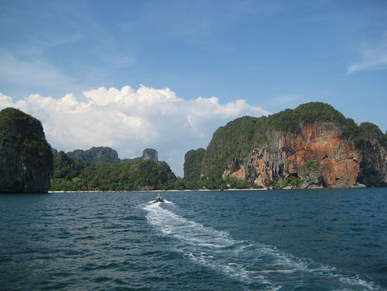 anfahrt auf railey beach.