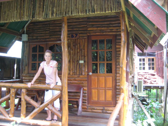 unser Bungalow im Gruenen direkt am Fluss