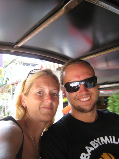 wir im Tuk Tuk