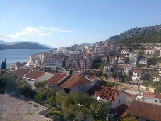 Die Küstenstadt Neum