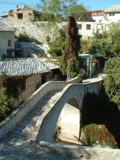 Die Kriva cuprija überspannt einen Zufluss der Neretwa