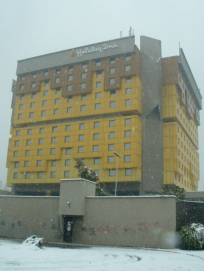 Das im Krieg bekannt gewordene Hotel Holiday Inn