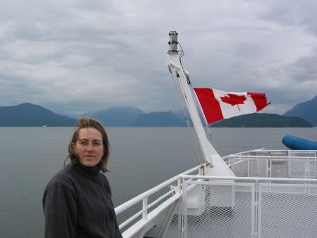 Unter kanadischer Flagge setzen wir ueber
Nous traversons sous drapeau canadien