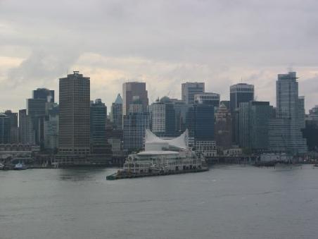 Die Ausfahrt vom Cruise-Terminal in Vancouver
Vue du bateau sur la Skyline de Vancouver