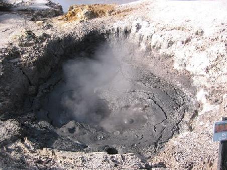Der "Devil's Cauldron", da fehlt aber definitiv noch der Bluuuubb frischer Sahne
Le "chaudron du diable", avec cette pate on fait des cremes pour le corps et le visage. MMMMMM!