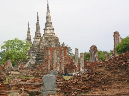 Ein paar der mysthischen Ruinen von Ayutthaya, alte Hauptstadt von Siam
Les ruines de Ayutthaya, ancienne capitale de Siam