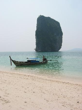 Riese Felsen prägen das Strandbild der kleinen Insel Ko Poda vor Ao Nang
Ko Poda au large de Ao Nang