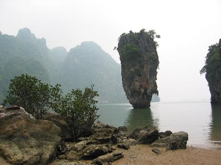 Die Jamnes Bond Island nahe Phang Nga
Vue de James Bond Island pres de Phang Nga