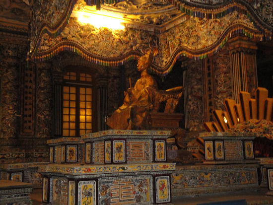 Kaisergräber in Hue