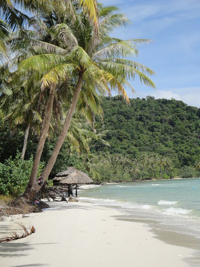 Der wunderschöne Sao Beach auf Phu Quok. Weißer Sand, türkisblaues Wasser. Ein Wahnsinn