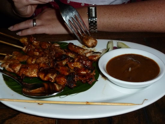 Mein Lieblingsessen Chicken Satay oder auch Sate genannt. hhmmmmmm lecker.