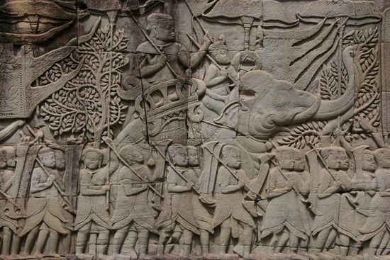 Reliefs erzaehlen die Geschichte