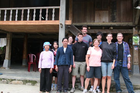 Meine Truppe vor der Unterkunft