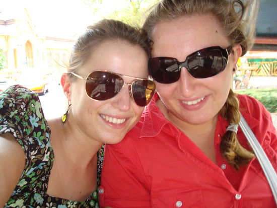 ...noch glueklich ueber unsere erste TukTuk- Fahrt