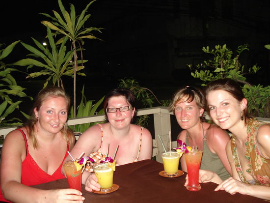 Cocktails trinken mit Kerstin und Jessi aus Bayern 