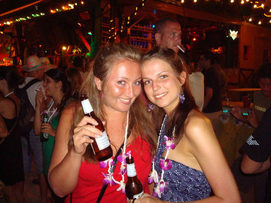 auf der Beachparty mit Singha Beer 