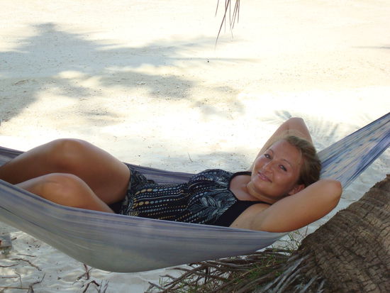 Tagsueber chillen wir in der Haengematte ... 