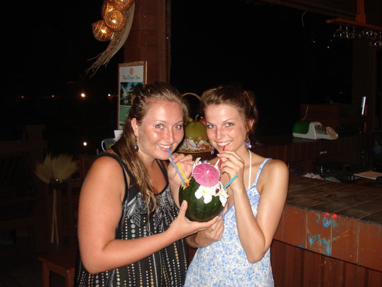 Abends trinken wir leckere Cocktails...