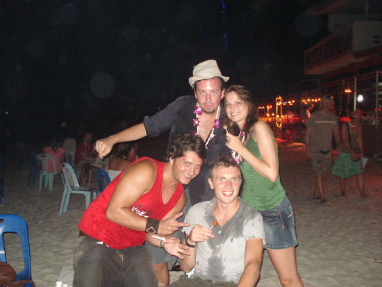 Happy new Year!!!Nach einer traditionellen Wasserschlacht am Strand...